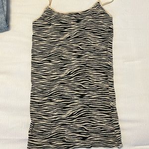 Nikibiki Stretchy fitted tank